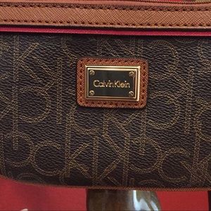 NWTCalvin Klein Wristlet